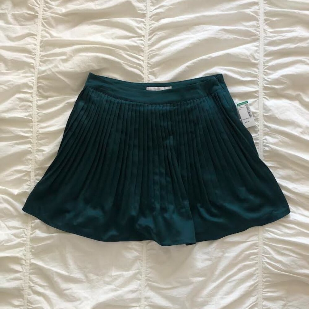 SIMONS TWIK Pleated Skirt With Built-In Shorts